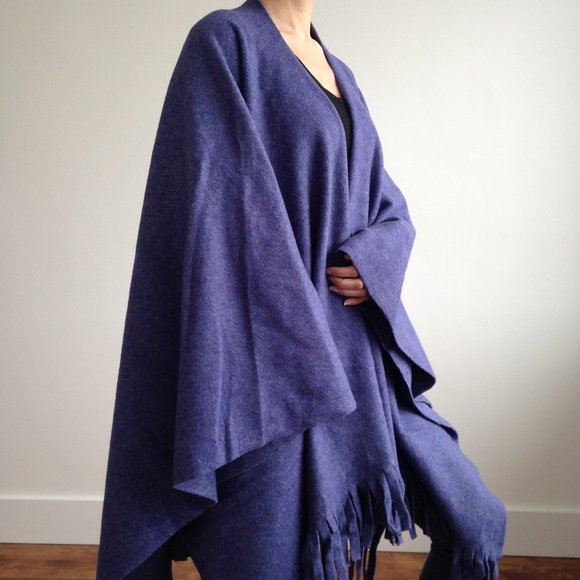 *NWOT* Purple Cozy Polar Fleece Poncho Blanket - Picture 1 of 9